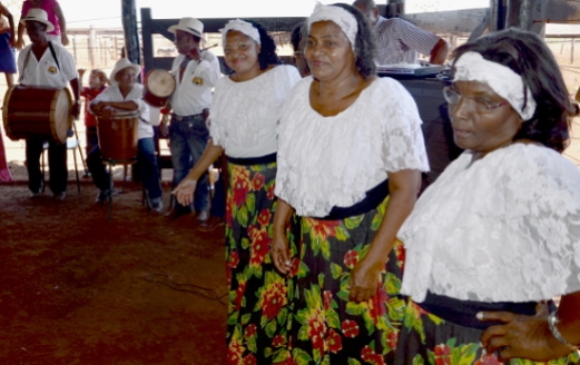 Música e dança africanas marcam entrega do primeiro território quilombola de Goiás